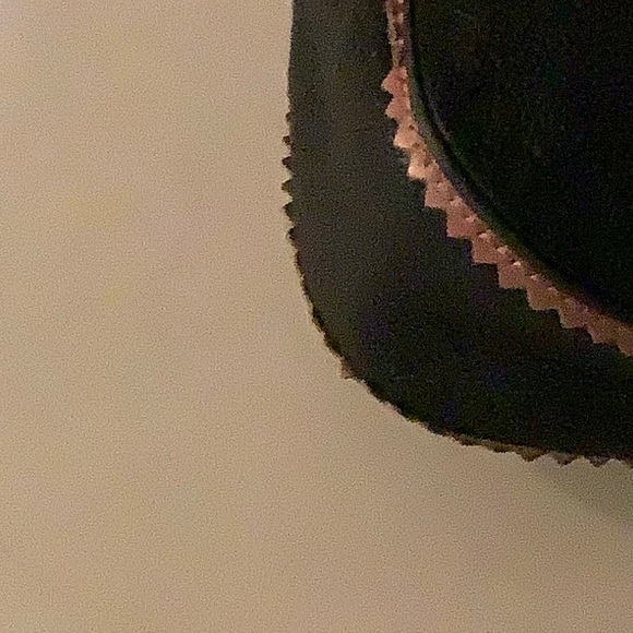 Isabella Fiore Black and Pink Shoulder Bag with Embroidery - Picture 6 of 16